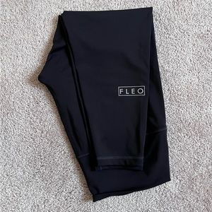 FLEO BLACK LEGGINGS